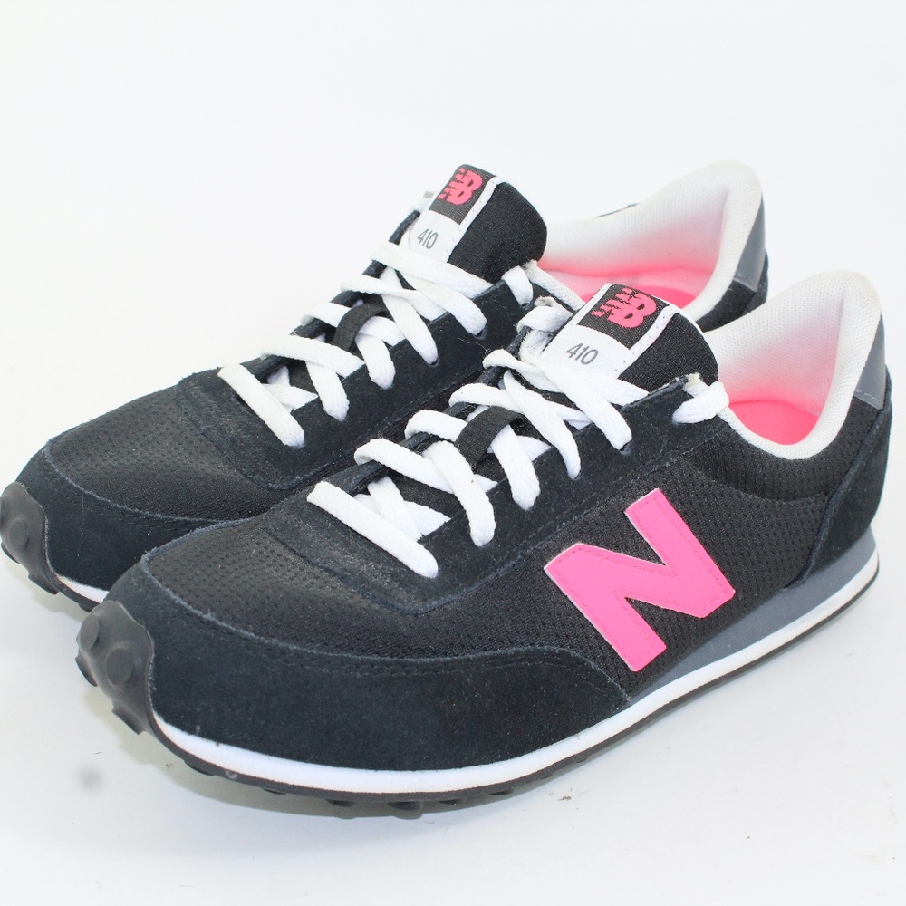 New Balance 410 Sneakers. Size 8B